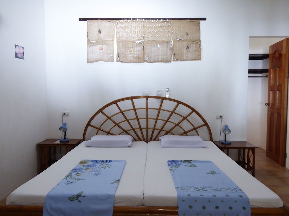 Marcosas Cottage Resort