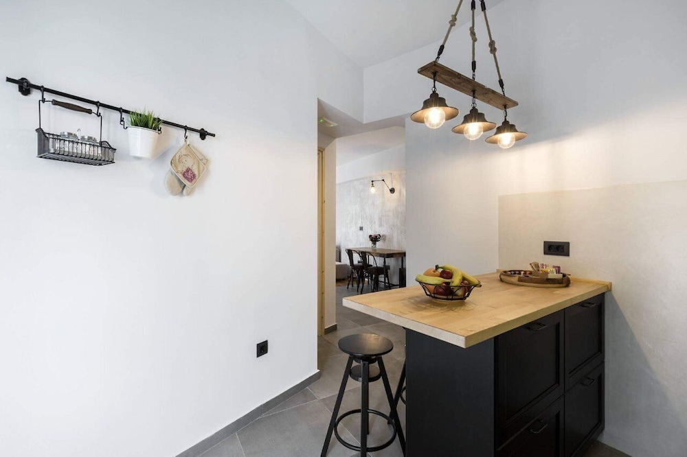 Atmospheric Apartment near Acropolis by CloudKeys