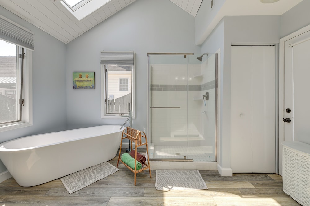 Fish, Swim & Boat: Colonial Beach Bungalow