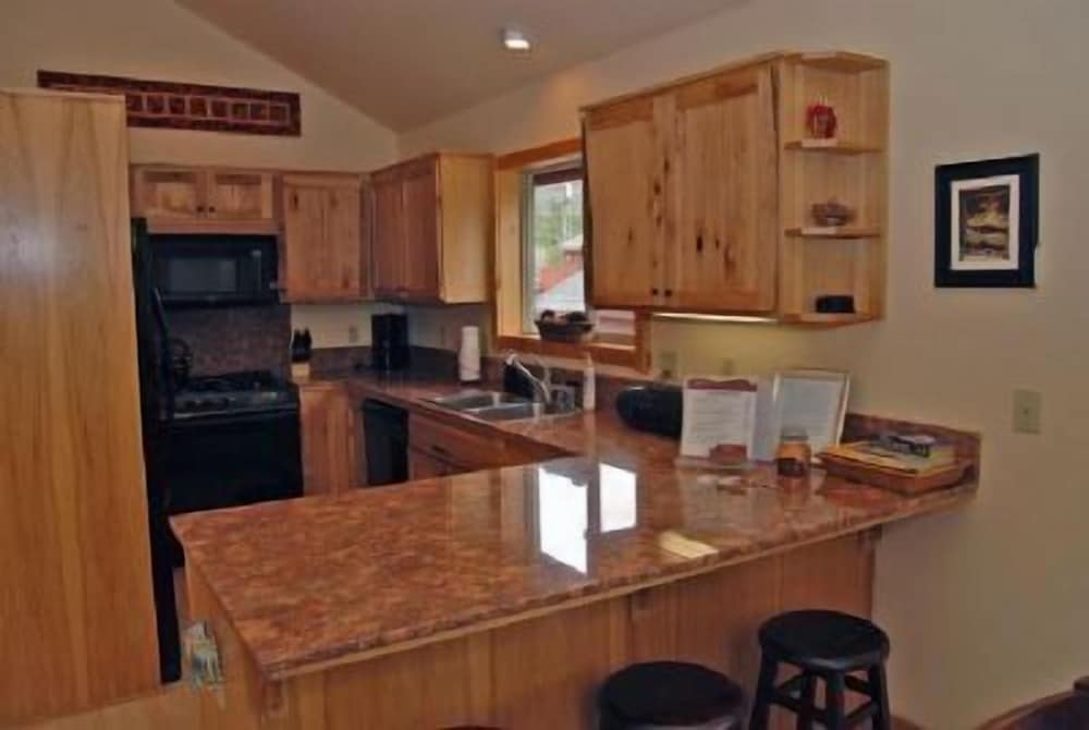 Trailside Villa