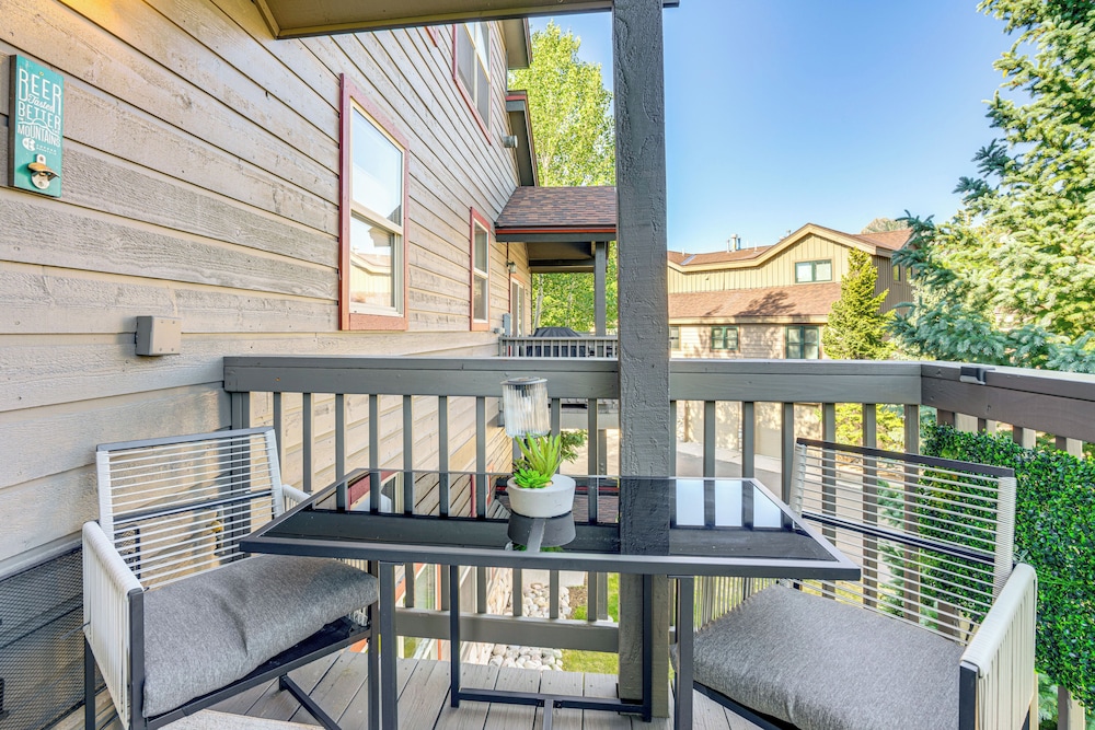8 Mi to Copper Mtn: Frisco Home w/ Shuttle Access