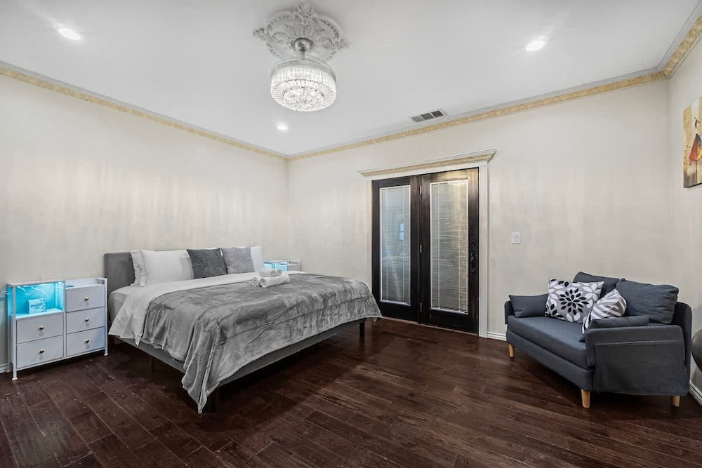 Stunning House wt 6Br 5bth SJ