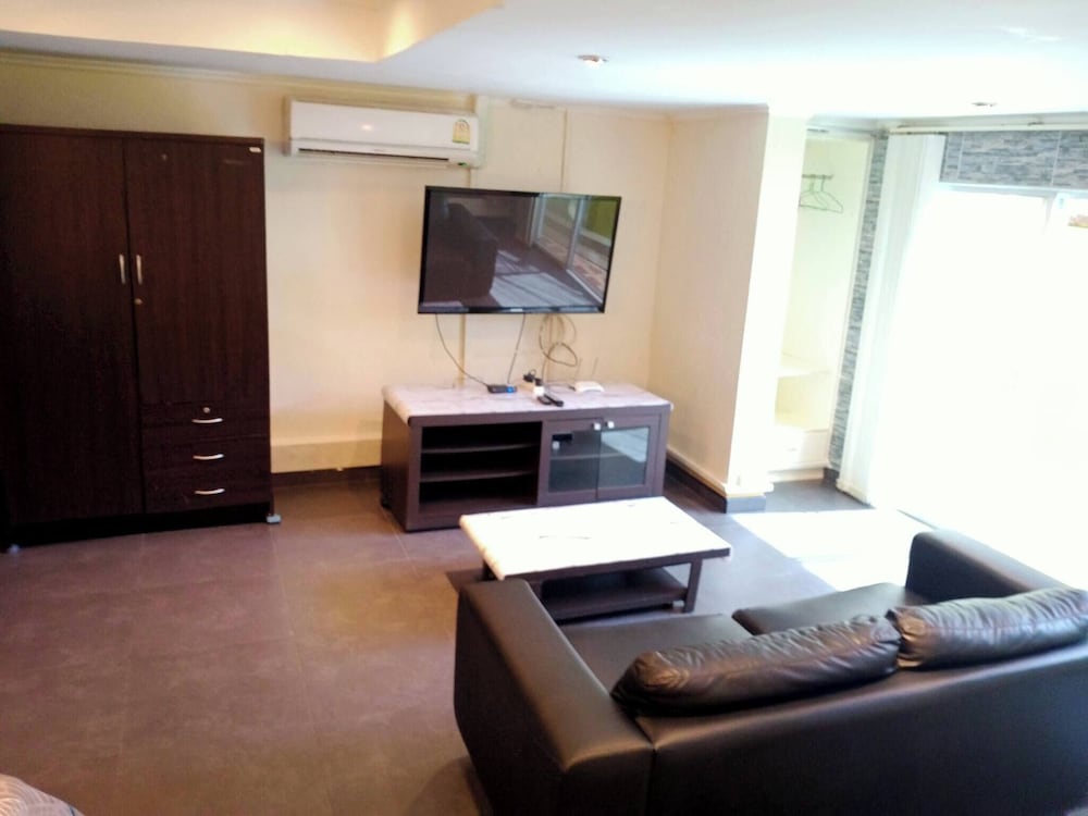 Spacious 65sqm Luxury Loft Studio Type Apartment 101b