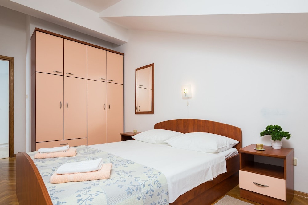 Suzi - Beautiful View and Cosy - A1 Crvena Kuhinja view 2
