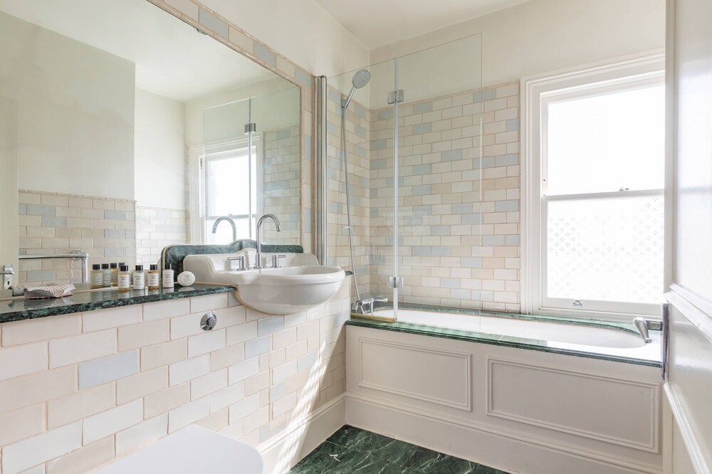 Lilyville Road III by Onefinestay