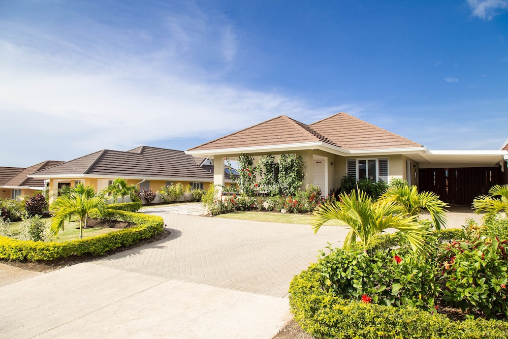 Hotel Ocho Rios Villa Azul at Coolshade XIII - Image 1