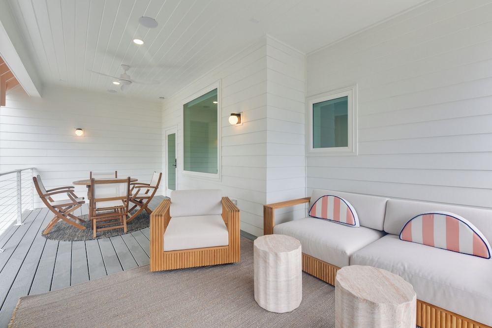 Stroll to Shore, Modern Santa Rosa Beach Duplex!