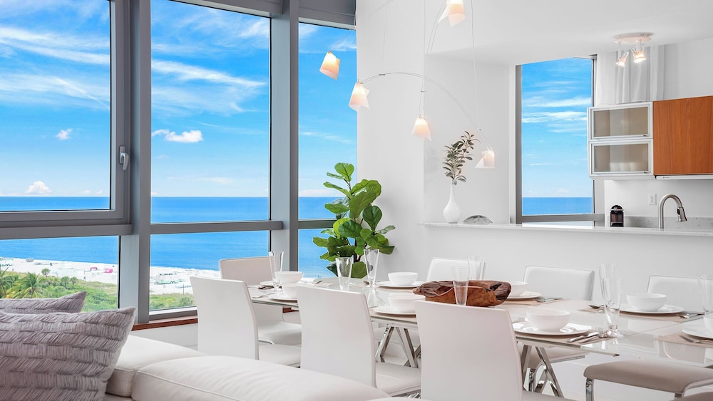 Luxury Vacation Rentals at The Setai by LRMB