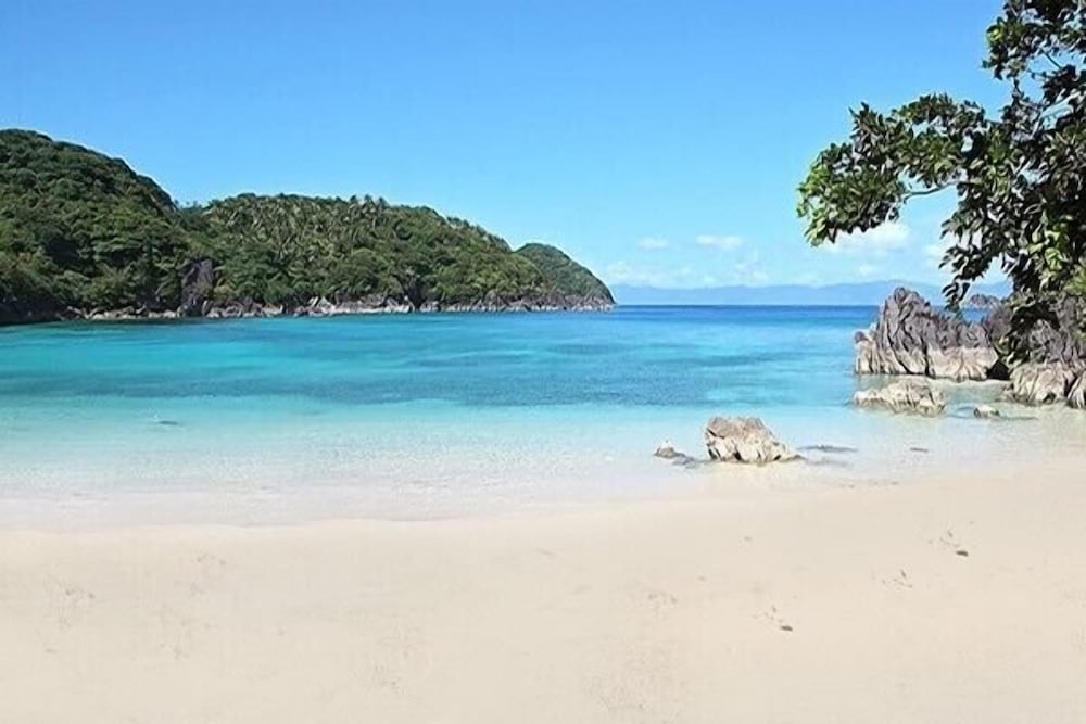 Tugawe Cove Resort