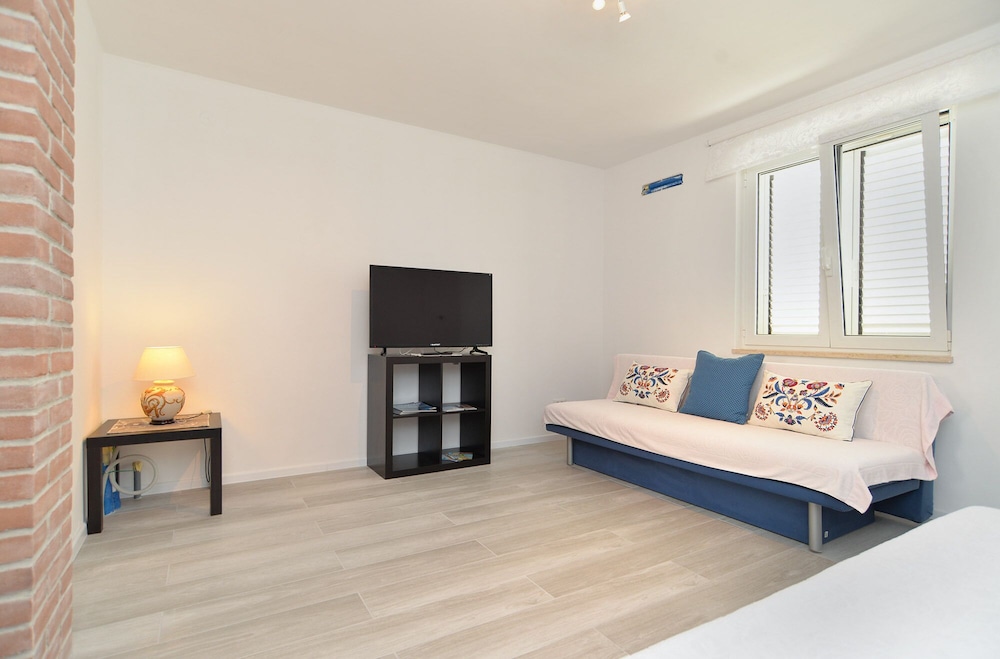 Apartment 1648