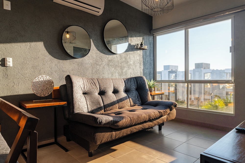 Acapulco Penthouse with 2 Bedrooms Pool
