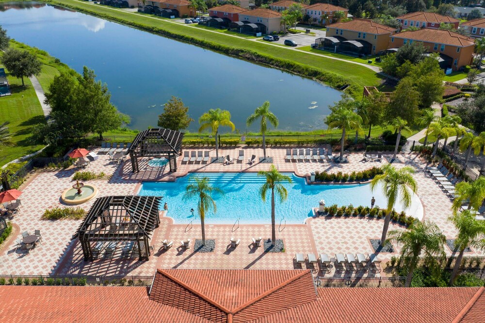 Spacious 12br Family Villa Near Disney Bella Vida