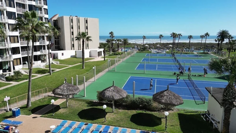 Saida Beachfront Luxe Condo Two Heated Pools 2 Bedroom Condo