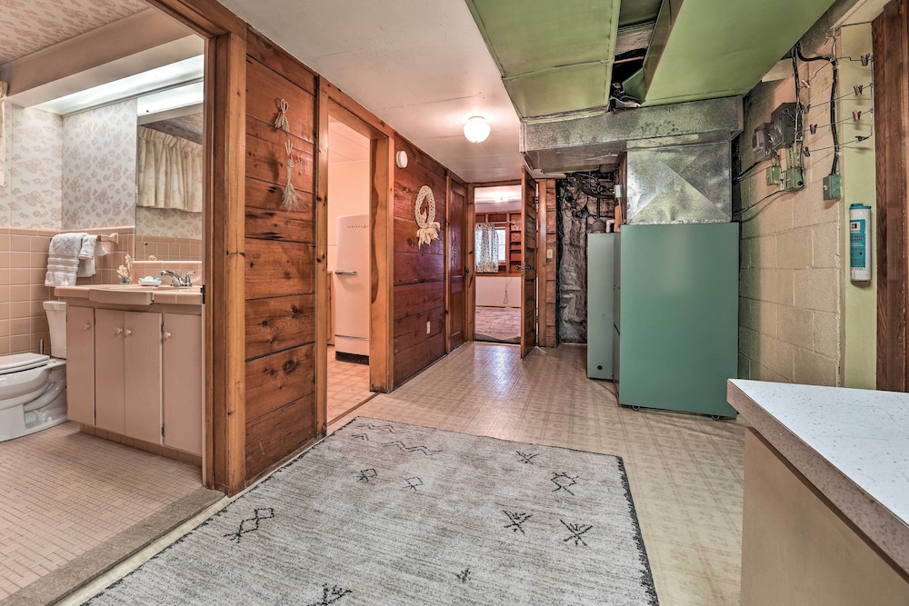 Cozy Hillsdale Home 1 Mi to Baw Beese Lake! - Property Image 35