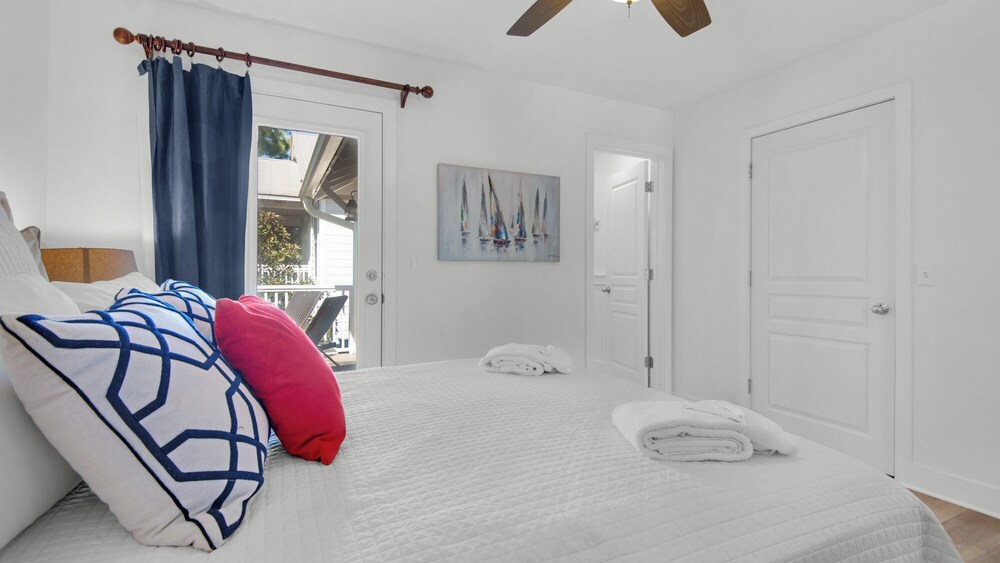 Charming Beach Cottage, 2 Pools and Tennis Access + Free Attraction Tickets!