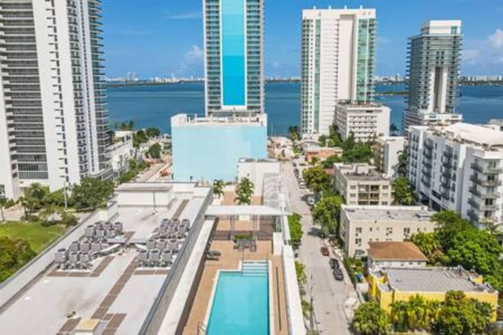 Modern 1BR Apt In Edgewater Free Parking