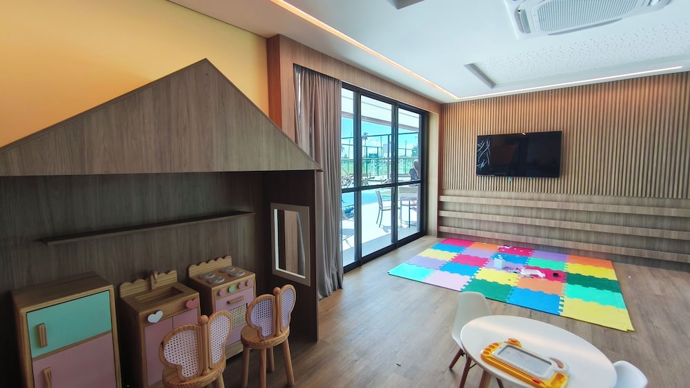 Beach Class Summer Residence