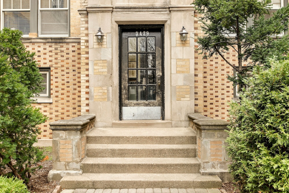 Vibrant 1BR Apt - Mfield N3