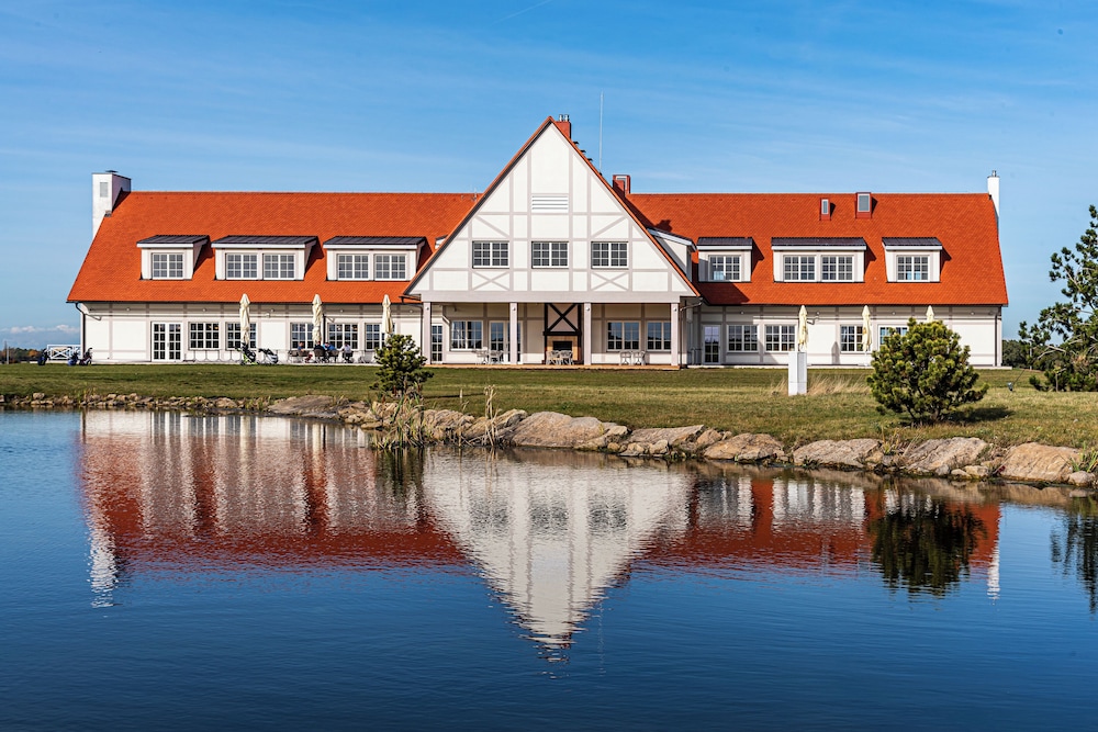 Apartments by Prague City Golf