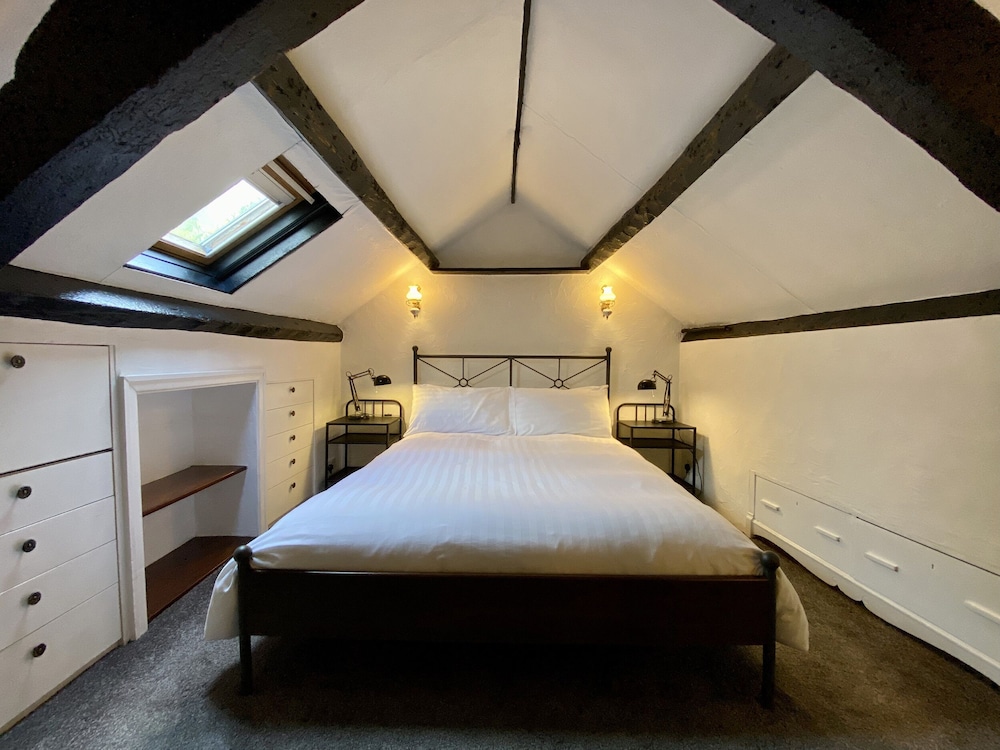 Hendy Cottage view 5