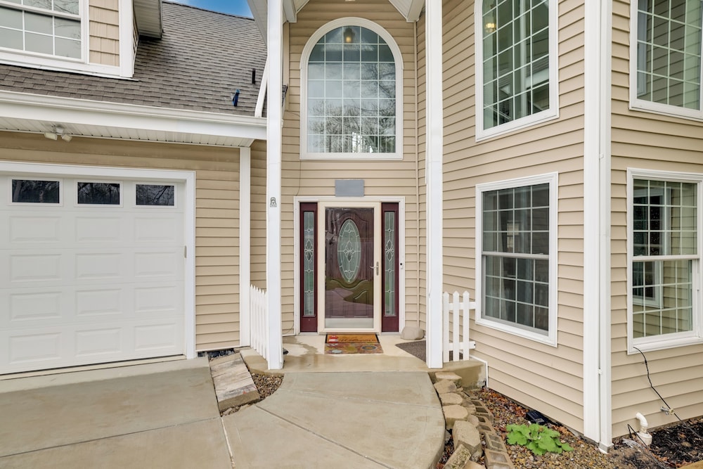 1 Mi to Beach: Nature Paradise in Lake View!