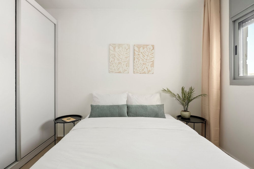 Sea View Beach Penthouse by Sea N' Rent