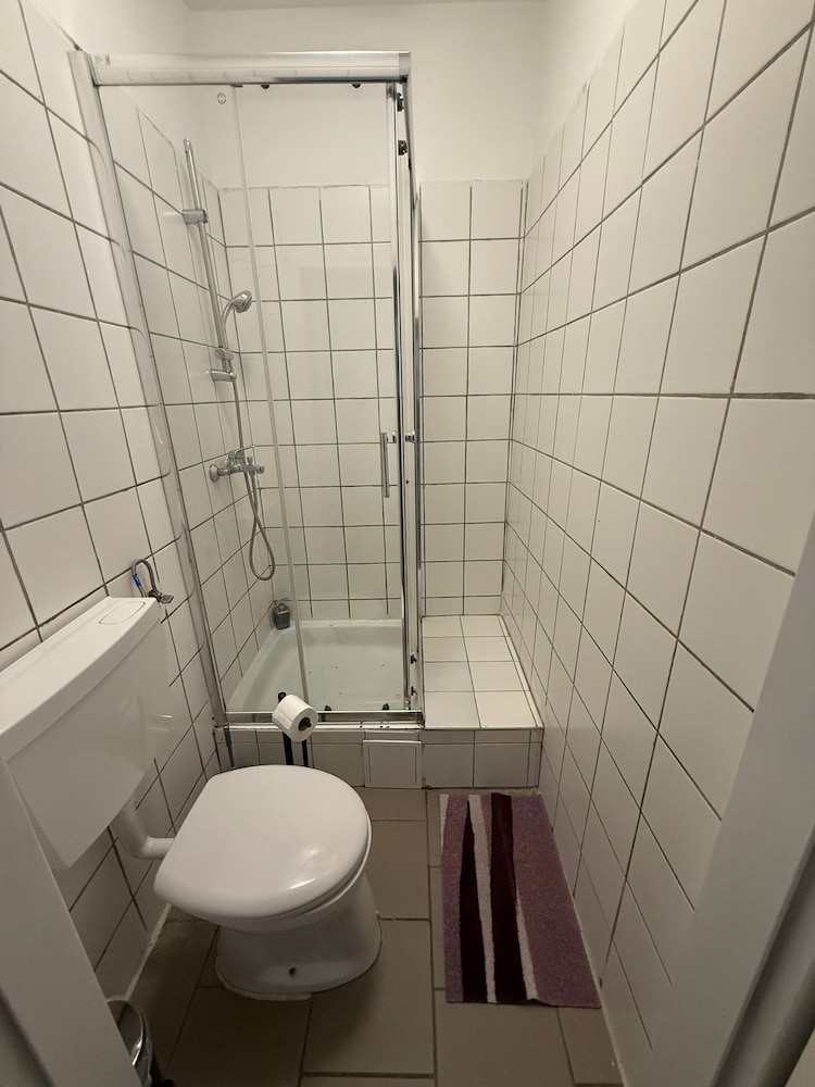 Comfy 2BR Apt Westbahnhof Area