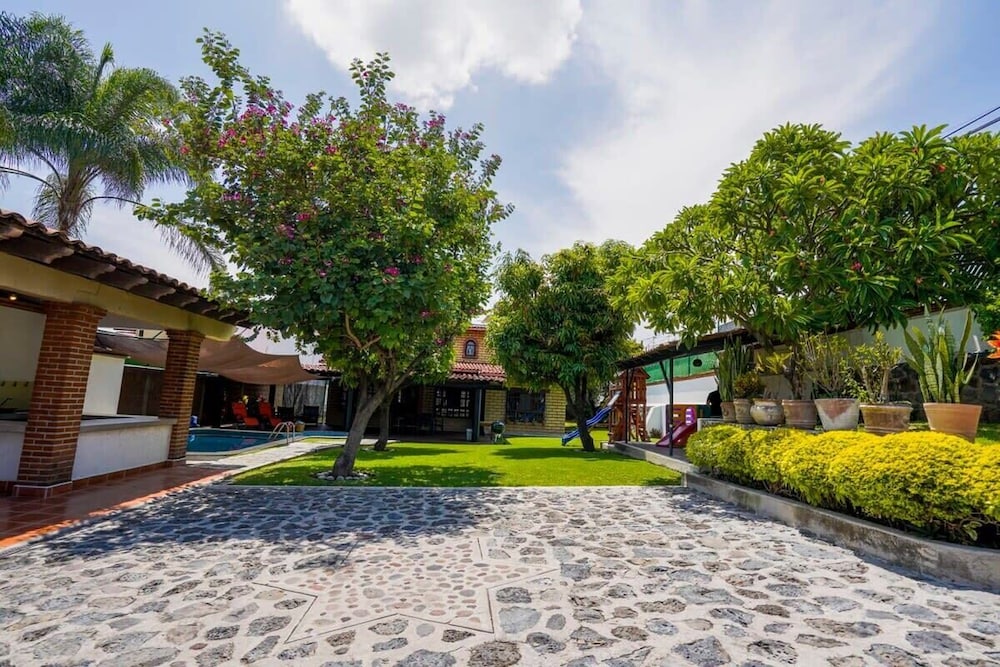 Family house in Oaxtepec Pool & Hot tub