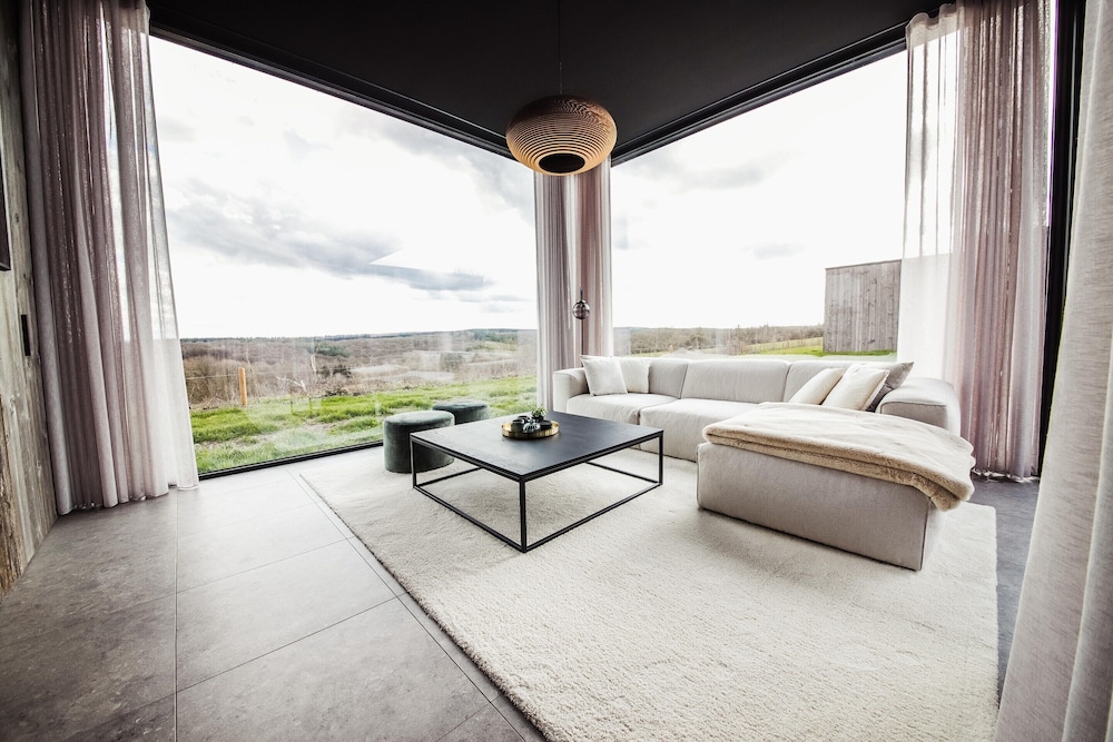 Modern Maison Near Somme-leuze