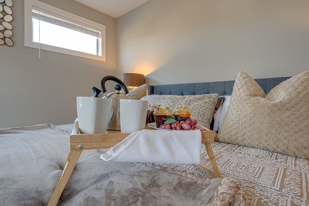 Cultured Coach - Mins to Broadway - Private Rooftop