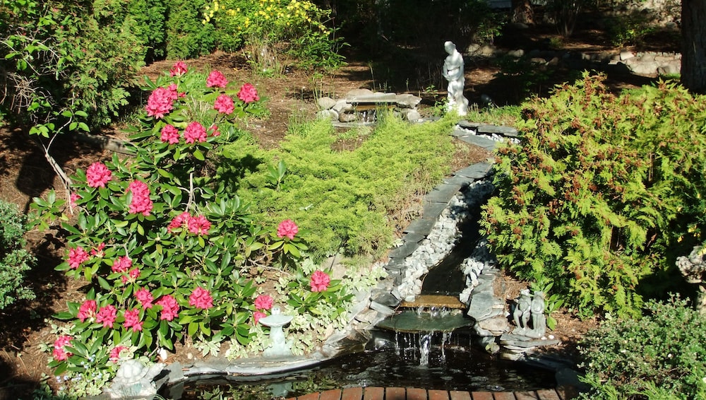 Alexandria House Bed & Breakfast
