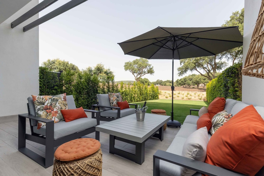 Modern Four Bedroom House With Golf Course Views