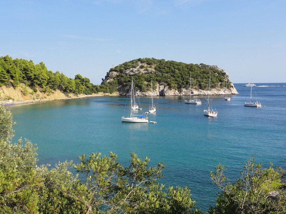 Stafylos Suites Boutique Hotel