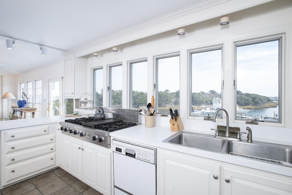 Coastal Casa 2 Bedroom Home