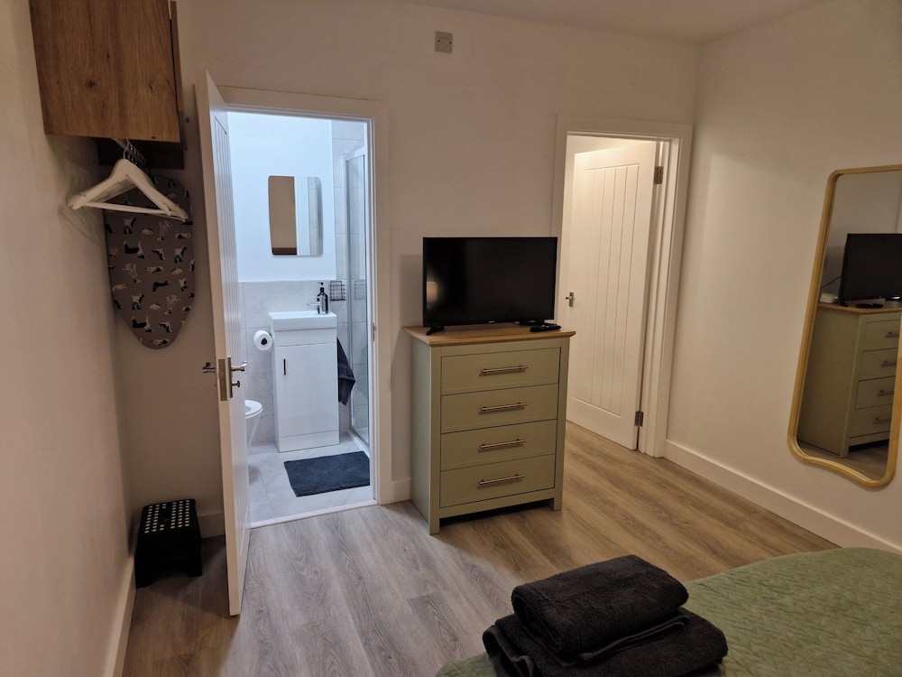 Cozy Apartment at Highbanks The Annex
