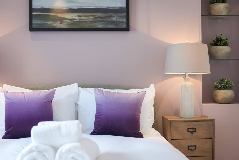 JOIVY 5-star Luxurious George Street Apartment view 5