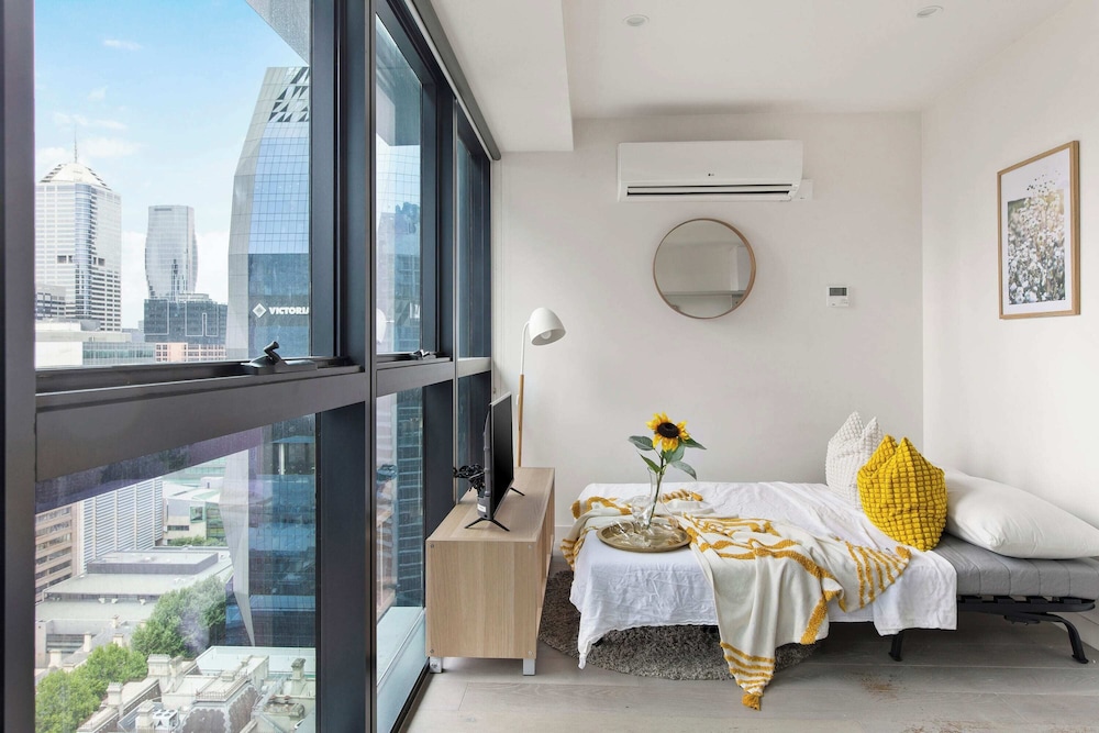 A Comfy & Stylish Apt Near Melbourne Central & QV