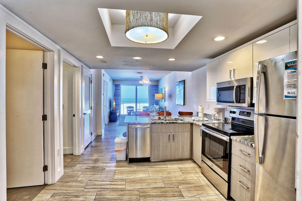 Oceana 203 West