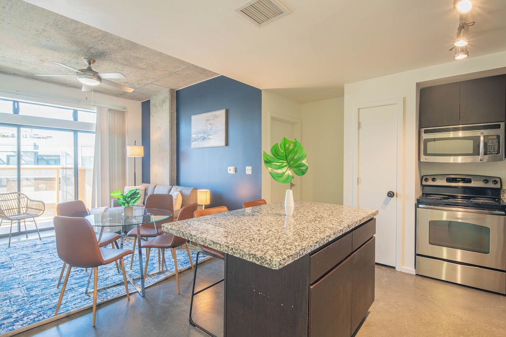 ROVE LIVING/KL - Roosevelt Point