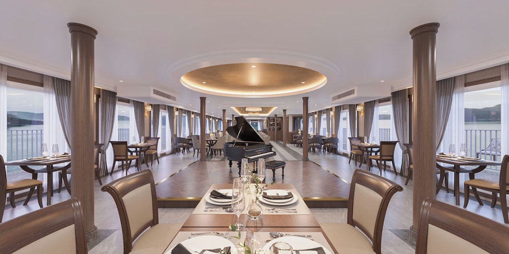 Paradise Legacy Cruise Halong