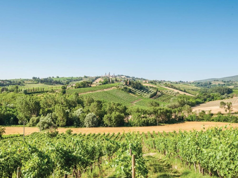 Tuscan Farmhouse With Pool view 4