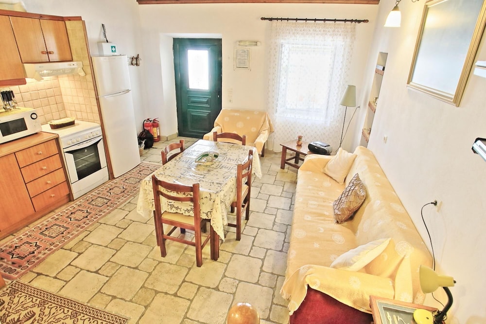 Olgas Cottage Agni in Anagni view 2