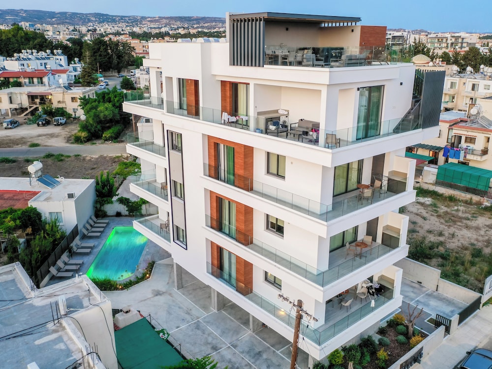 Sanders Olive - Cute 2-bdr Apt With Shared Pool