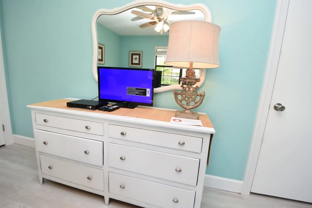 Hidden Oasis Spacious Home With Salt Water Heated Pool Hot Tub Fenced Yard Pets are Welcome