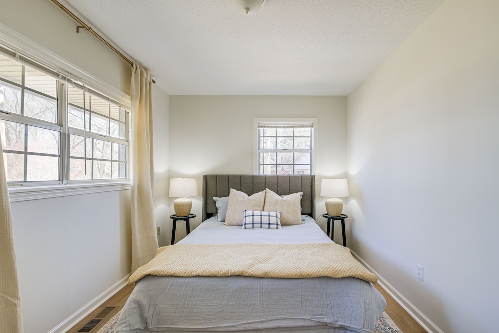 Oxford Getaway: Walk to Oxford Square! - Property Image 23