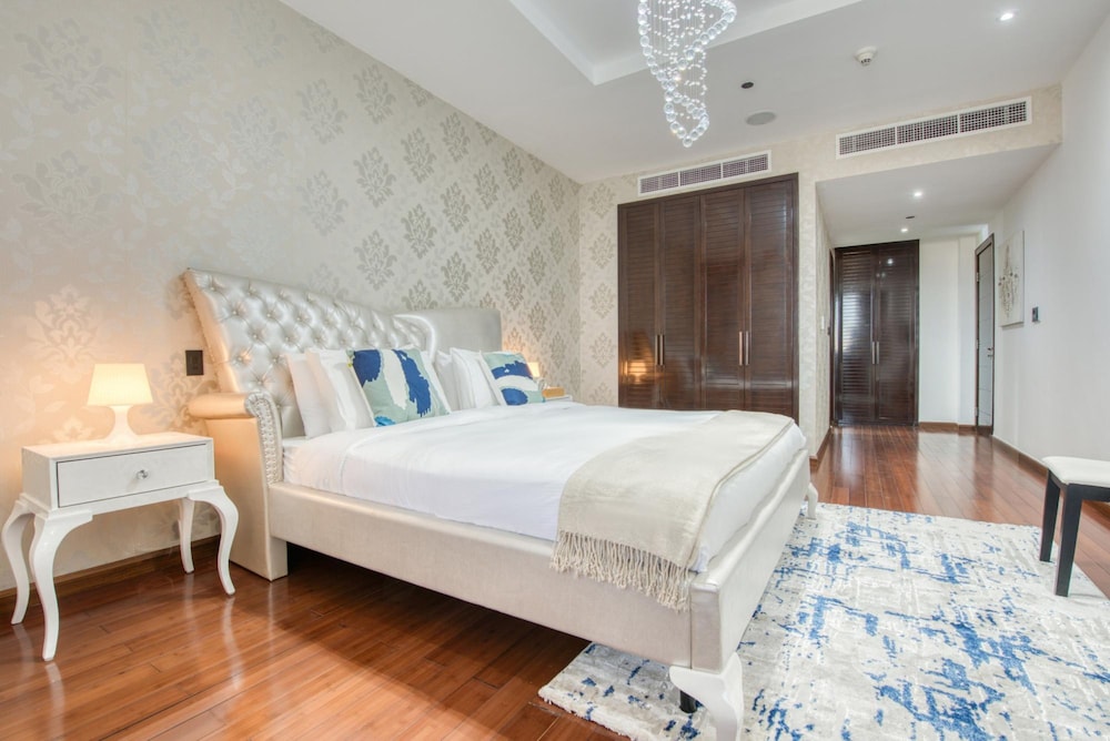 Stunning Sea View Private Beach on the Palm