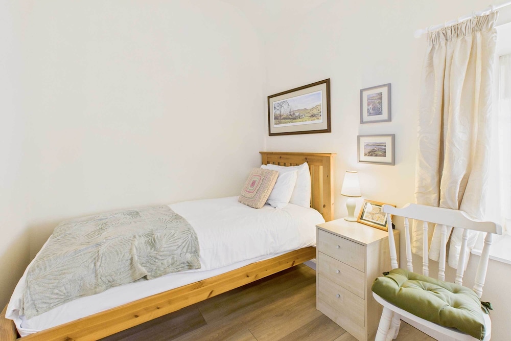 Host Stay Lane Farm Cottage