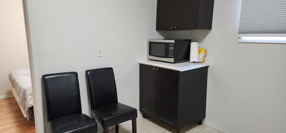 Chesskings Car Rental Guest House