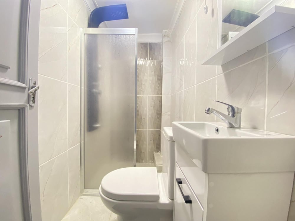 Charming Flat With Balcony in Sinanpasa Besiktas