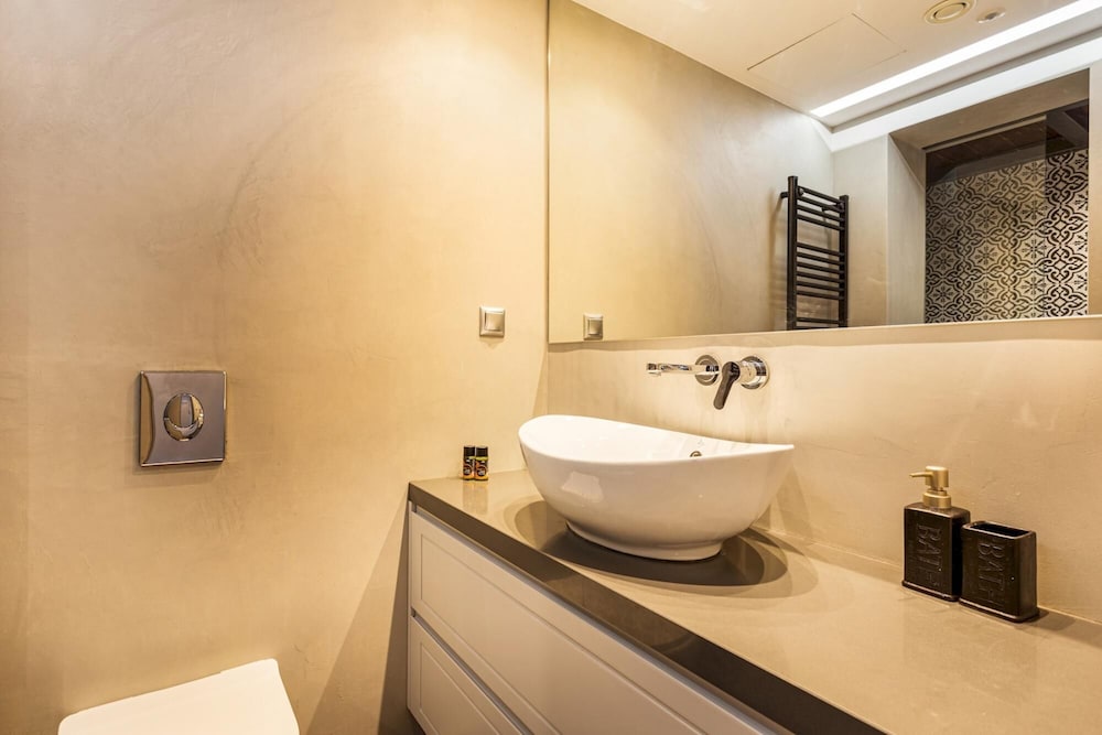 Venmar Luxury Holiday Home view 2